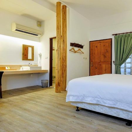 Shire Homestay Luodong Extérieur photo