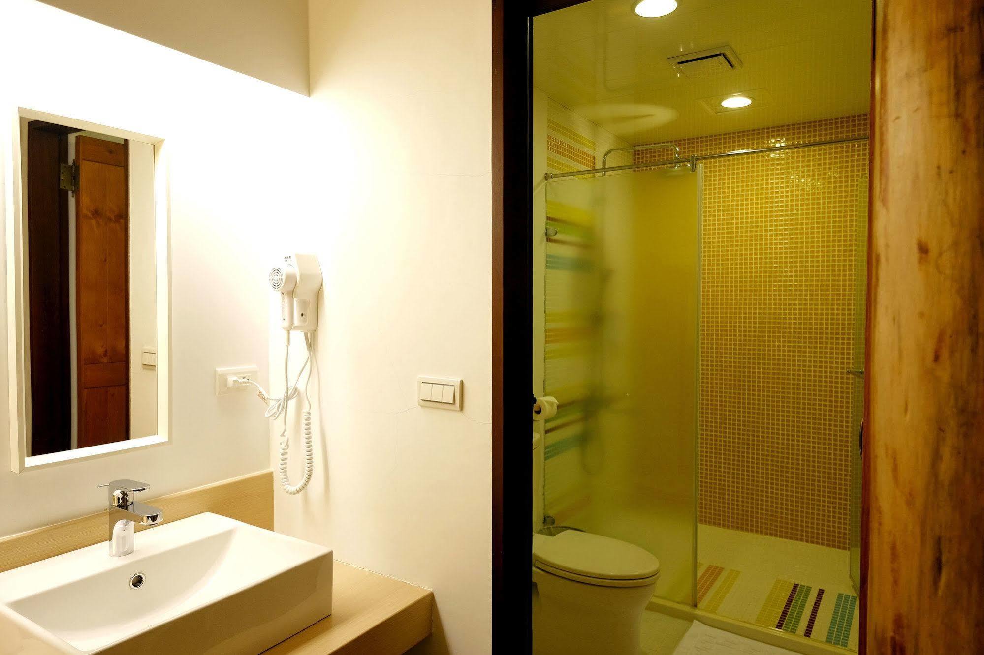 Shire Homestay Luodong Extérieur photo